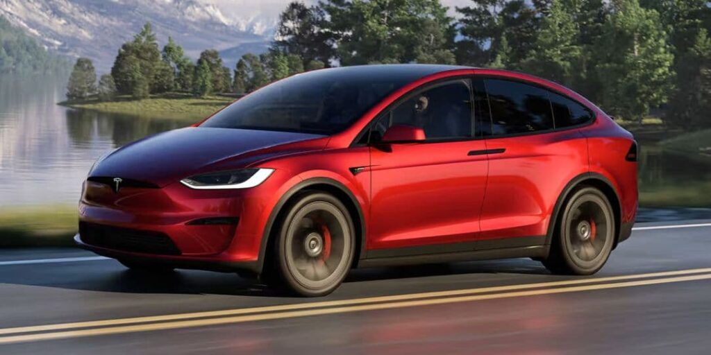 Tesla-model-x-in-red