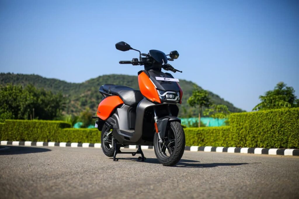 Hero-vida-v1-plus-offers-and-discounts-2024

The new Hero Vida V1 Plus offers discounts up to Rs 32,000, making it the best e-Scooter under Rs 1 Lakh